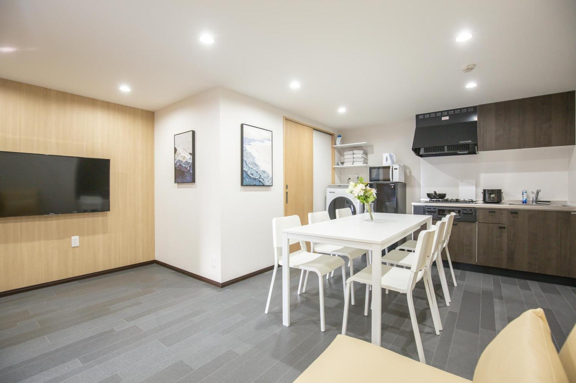 1min Walk To Higashi Shinjuku Sta 8ppl Shinjuku Gyoen丶 National Garden丶 Kabukicho丶 Shinjuku Station丶 Golden Gai丶 Metropolitan Government Building Yyoqb Apartemen *